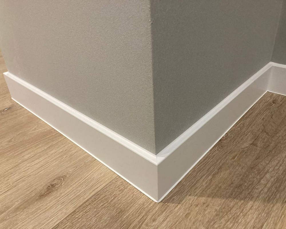 Плинтус ХДФ Dollken Cubu Flex Life 80мм х 2,5 м 1005 Белый RAL 9003