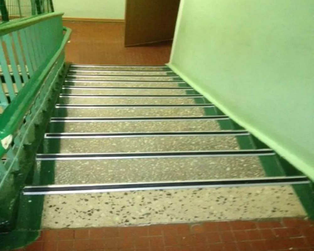 Порог одноуровневый ПС 08-1.1800.15 Черный