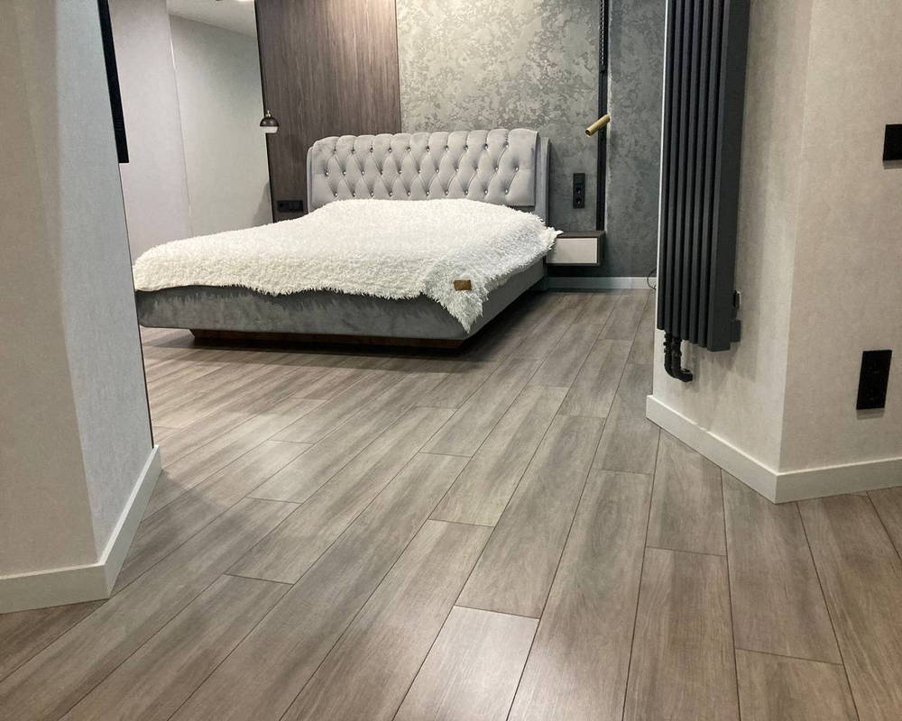 Плинтус из полистирола высокой плотности Волшебная Палочка. Окрашенная. 80мм 2м. RAL 1013