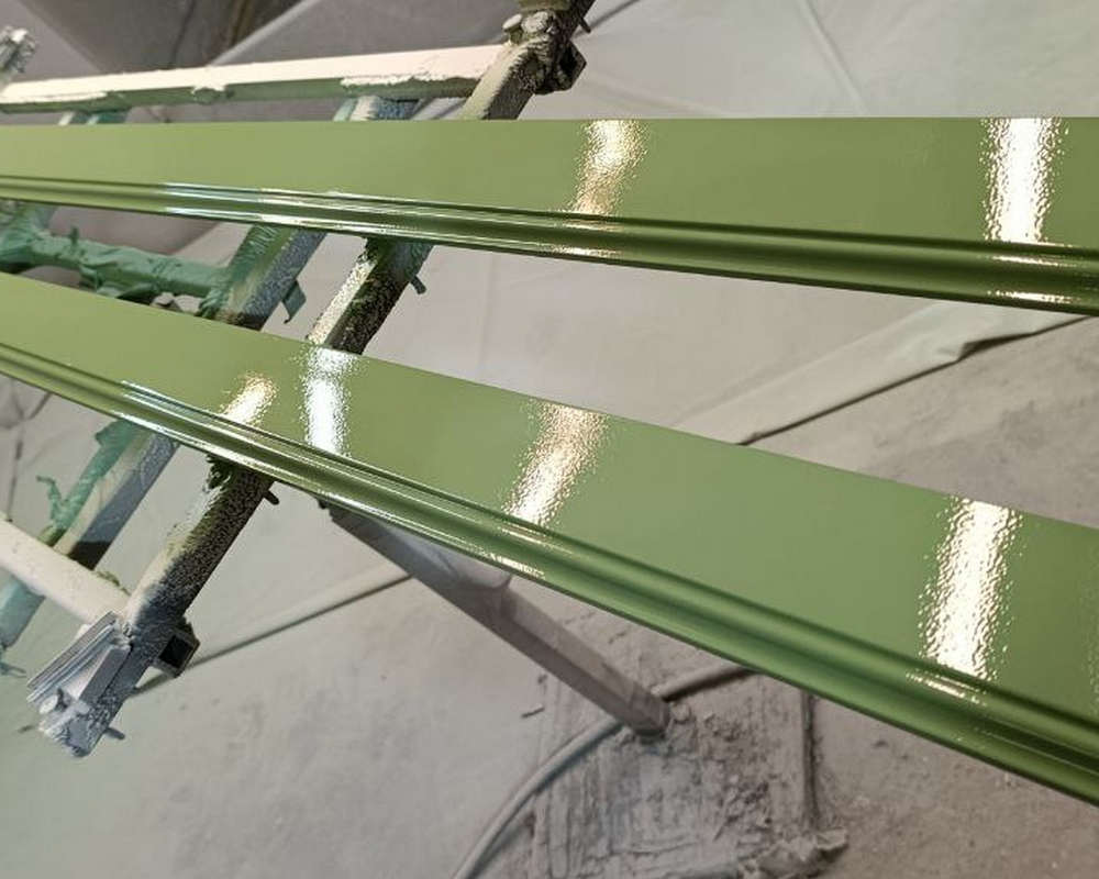 Плинтус из полистирола высокой плотности Волшебная Палочка 80*12*2000. MSPOL 102. Окраска включена в стоимость