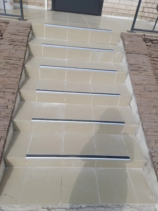 Порог угловой ПУ 07-1.2700.001ч Алюминий