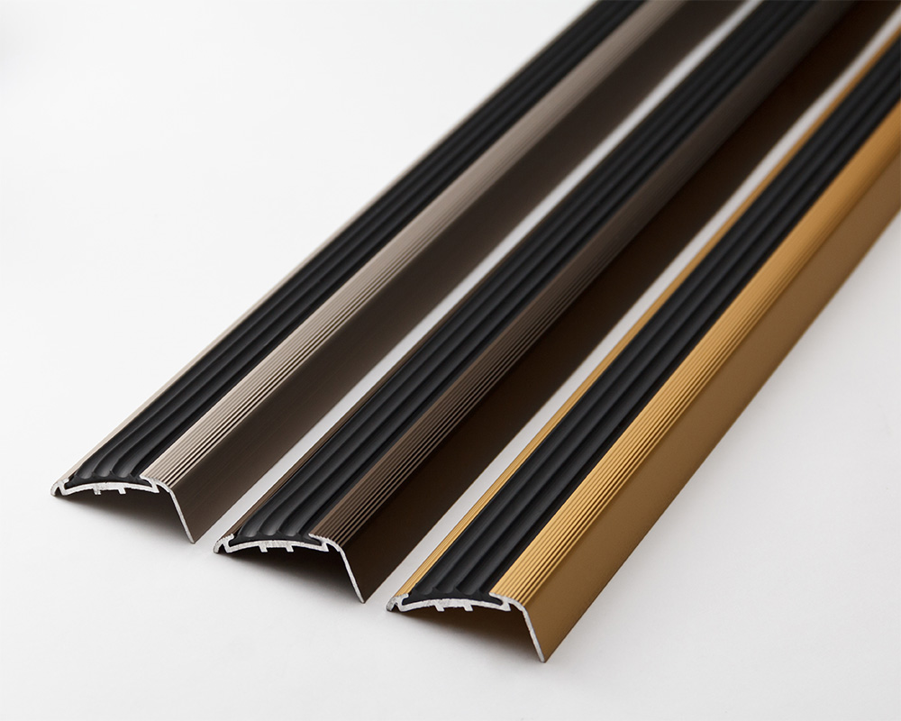 Порог угловой ПУ 71.2700.204л Бронза