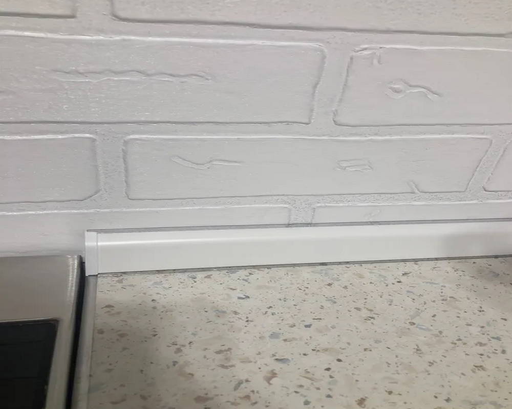 Кухонный плинтус Thermoplast AP630-1110 Белый матовый