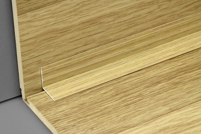 Порог угловой ПУ 05-1.900.088 Орех