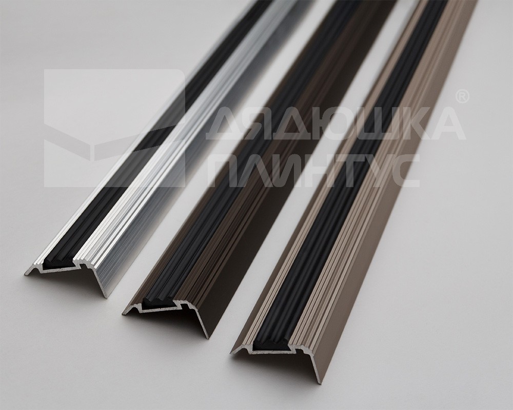 Порог угловой ПУ 07-1.900.001ч Алюминий