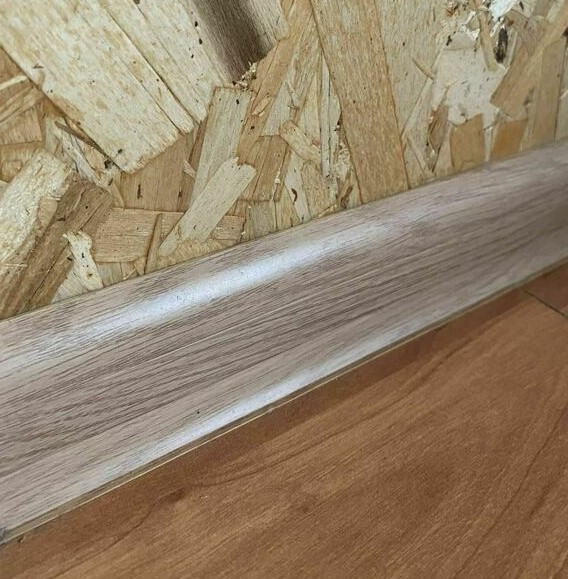 Плинтус ПВХ Идеал Классик 70мм 2,2м 218 Дуб европейский