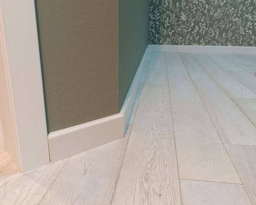 Плинтус МДФ Волшебная палочка. Гарден .145 Белоснежный ясень