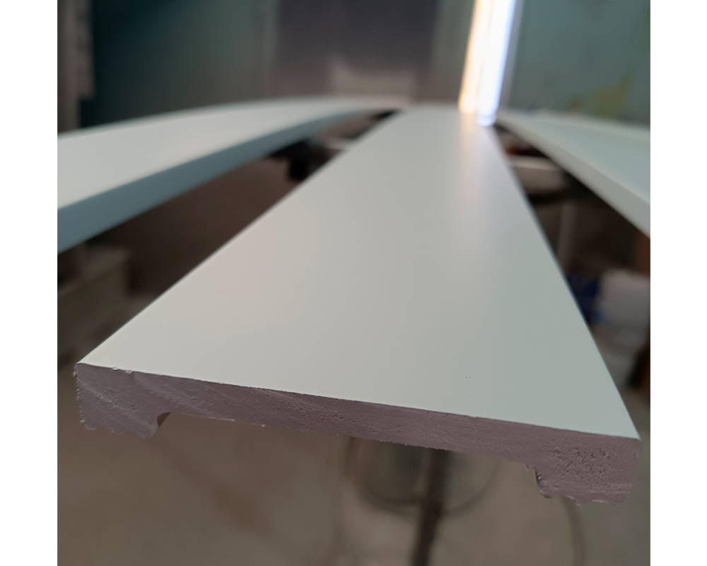 Плинтус ПОЛИСТИРОЛ HI WOOD W40V1 40мм х 10мм х 2,0м. Окраска включена в стоимость