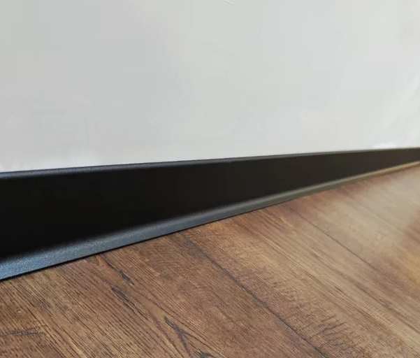 Алюминиевый плинтус AKBD40-SBL 2,5м Муар черный