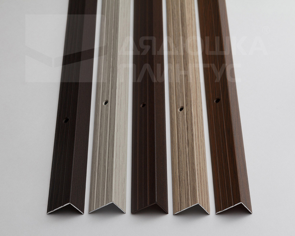 Порог угловой ПУ 03.2700.215 Черный