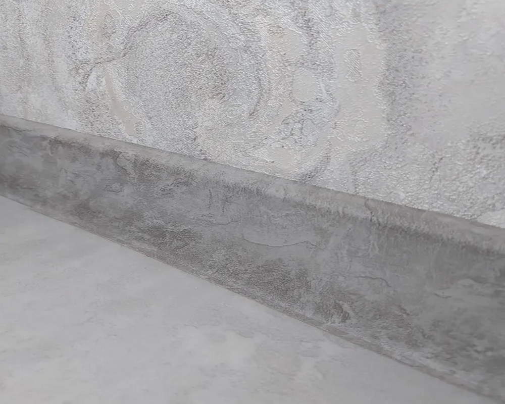 Плинтус ПВХ Cezar матовый с мягким краем HI-LINE PRESTIGE 256 Готический