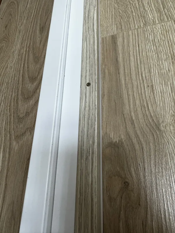 Порог угловой ПУ 04.1800.084 Дуб универсальный