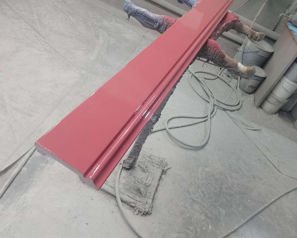 Плинтус ПОЛИСТИРОЛ HI WOOD B97 97мм х 15мм х 2,0м. Окраска включена в стоимость