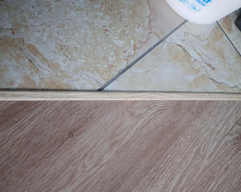 Порог одноуровневый ПС 11.2700.252 2,7 м Ель дымчатая