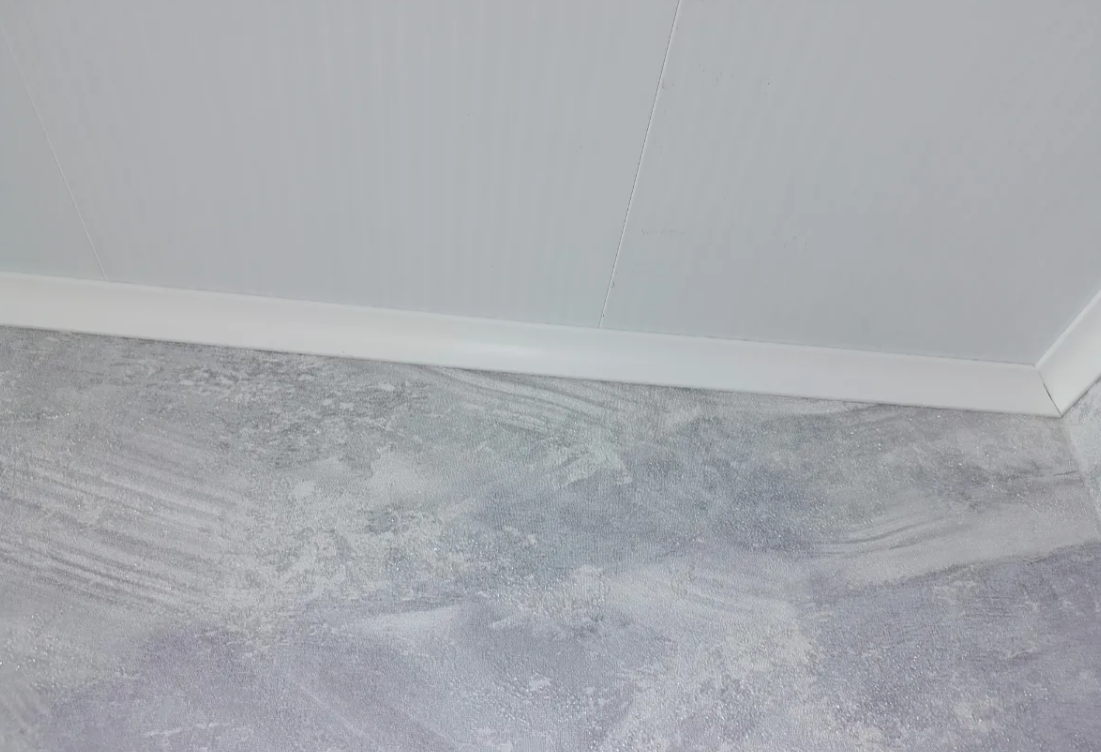 Карниз из полистирола высокой плотности HI WOOD A35 25мм х 25мм х 2,0м.