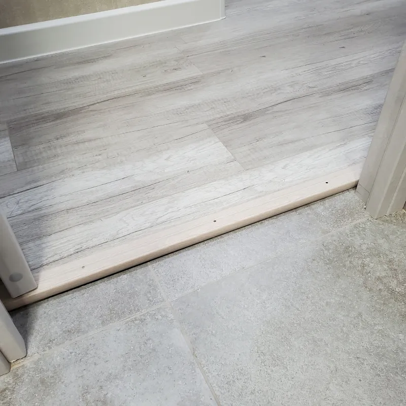 Порог угловой ПУ 06.1800.01л Серебро