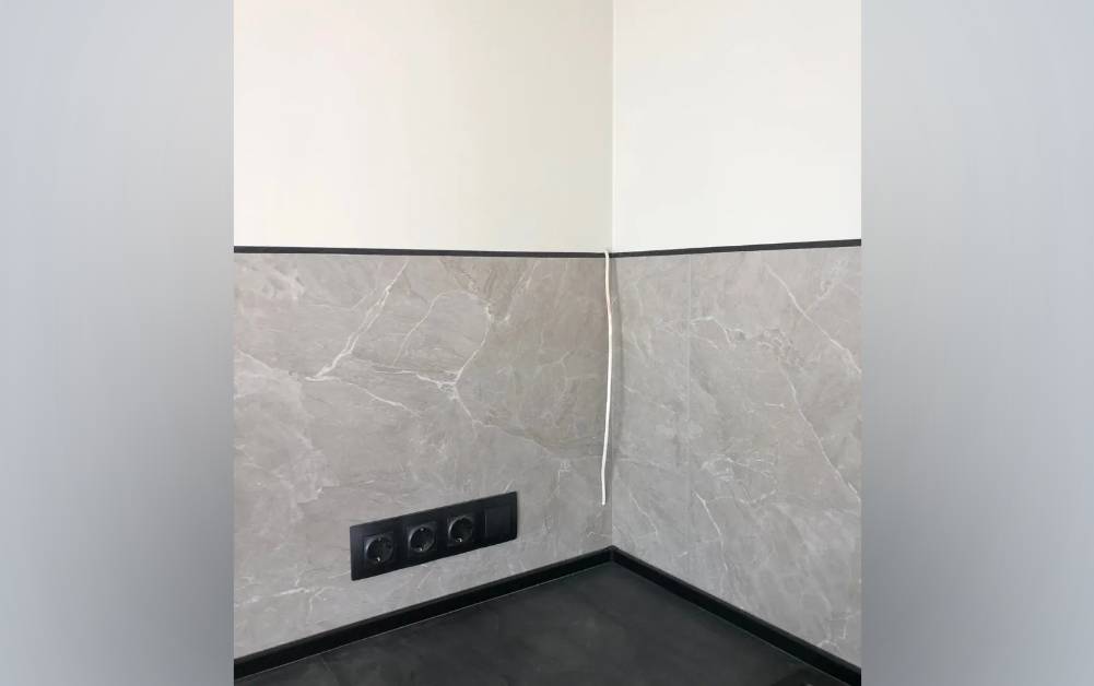 PV83-44 Профиль П-образный Муар антрацит 10мм х 2.7м