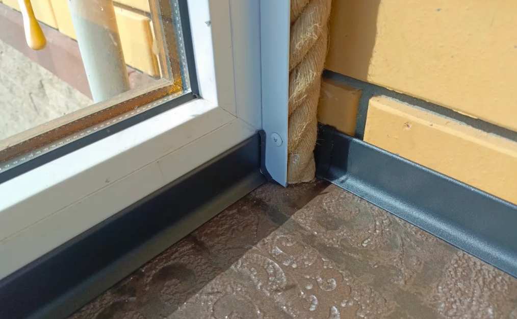 Плинтус алюминиевый Волшебная палочка 100 мм 3,0 м Чёрный матовый