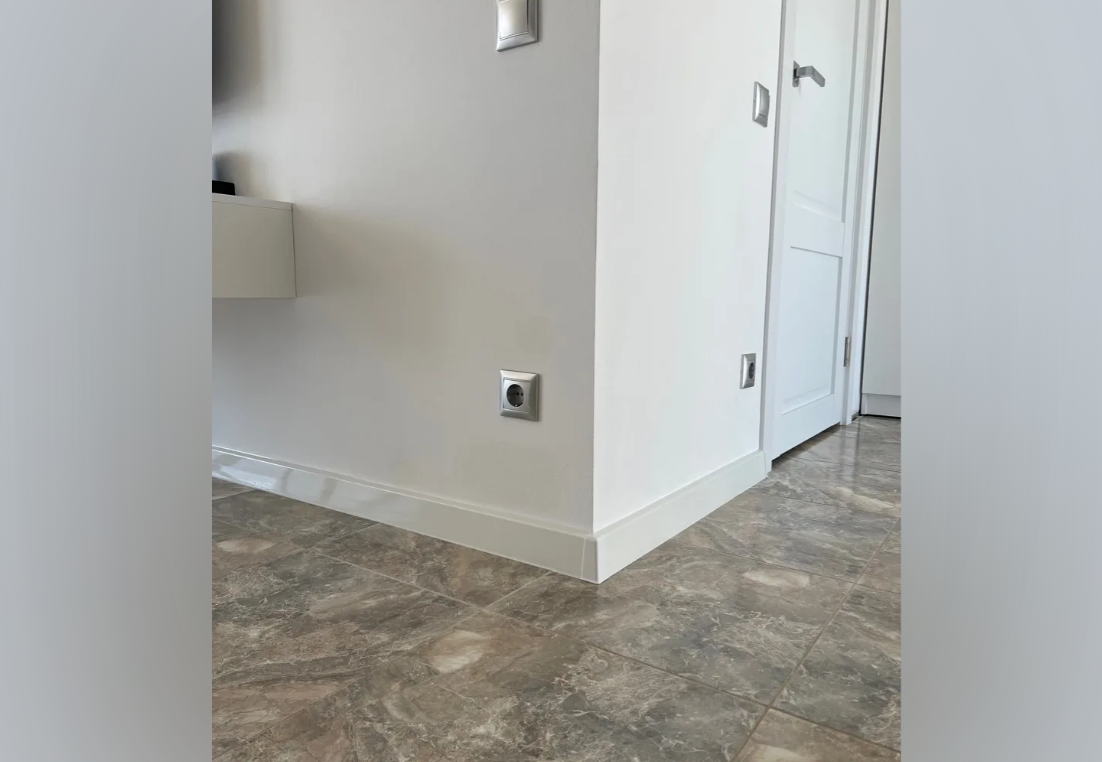 Плинтус ПВХ Волшебная палочка 70мм Home 2,2м 7013