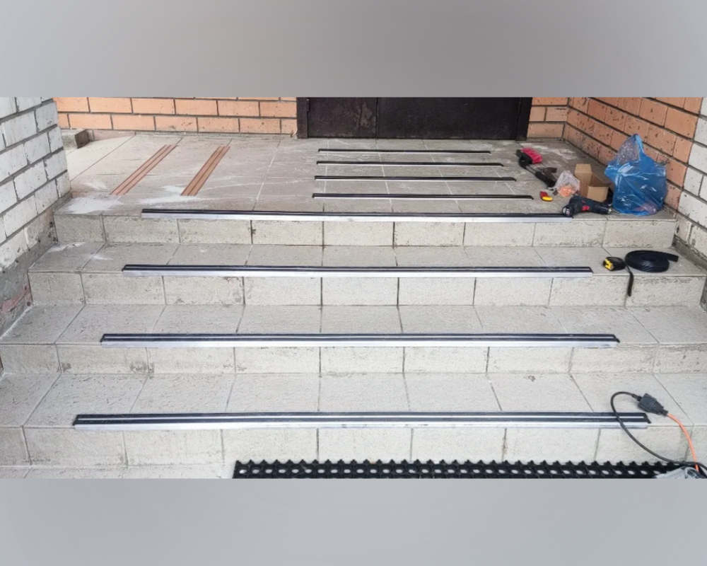 Порог одноуровневый ПС 08-1.1800.15 Черный