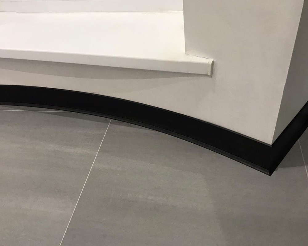 Плинтус ХДФ Dollken S60 60мм х 2,575м 1209 Антрацит RAL 7016