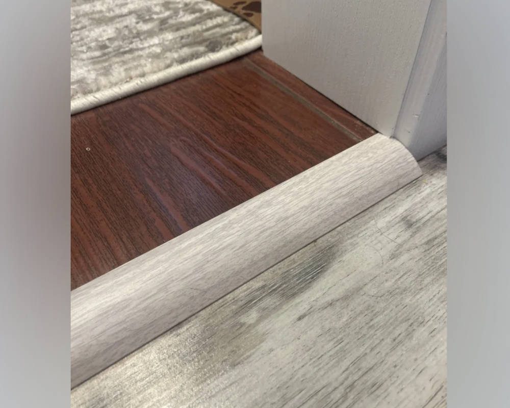 Самоклеящийся порог ЛС 35.1800.4053 Ясень графит