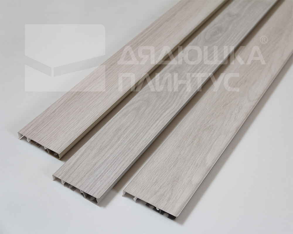 Плинтус ПВХ Cezar матовый с мягким краем HI-LINE PRESTIGE 301 Дуб тоскана