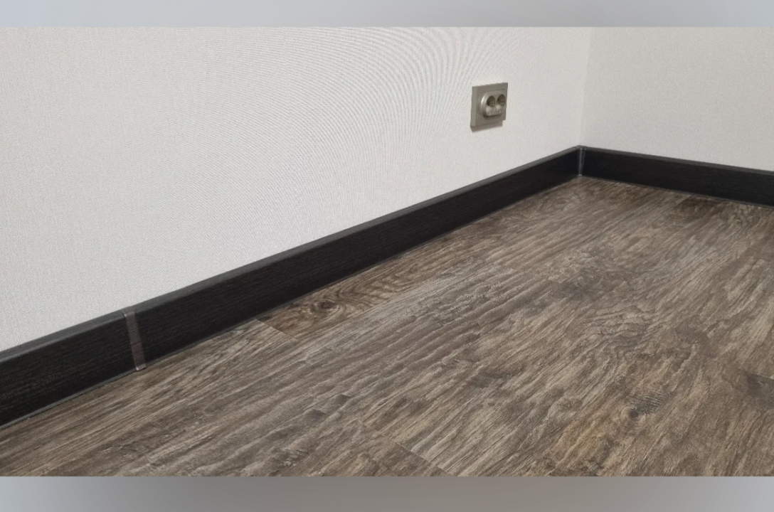 Плинтус ПВХ Волшебная палочка 70мм Home 2,2м 7024