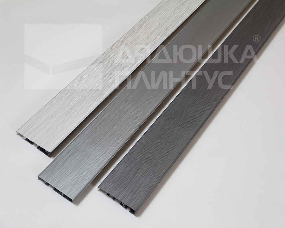 Плинтус ПВХ Cezar матовый с мягким краем HI-LINE PRESTIGE 256 Готический