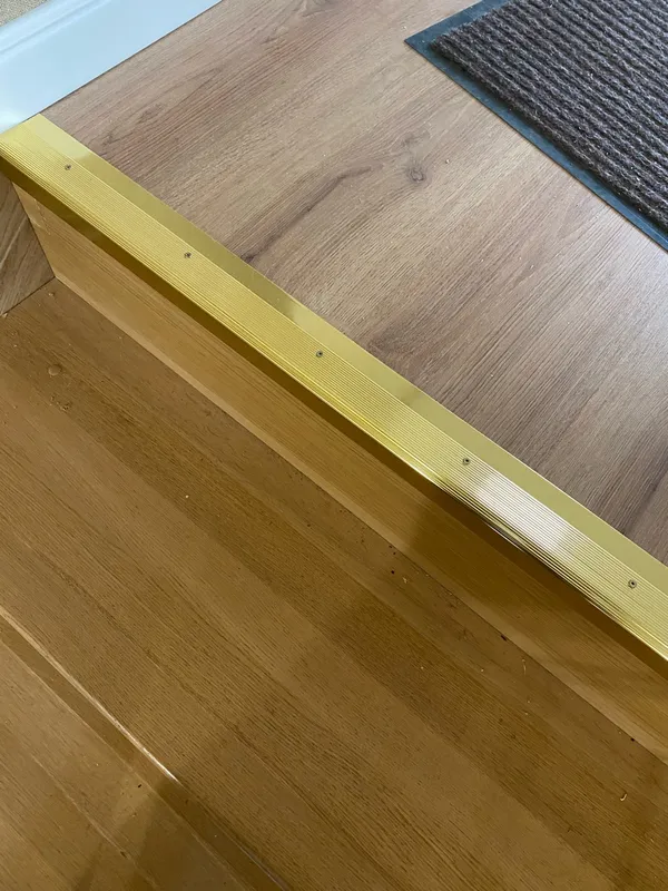 Порог угловой ПУ 02.2700.201л Серебро