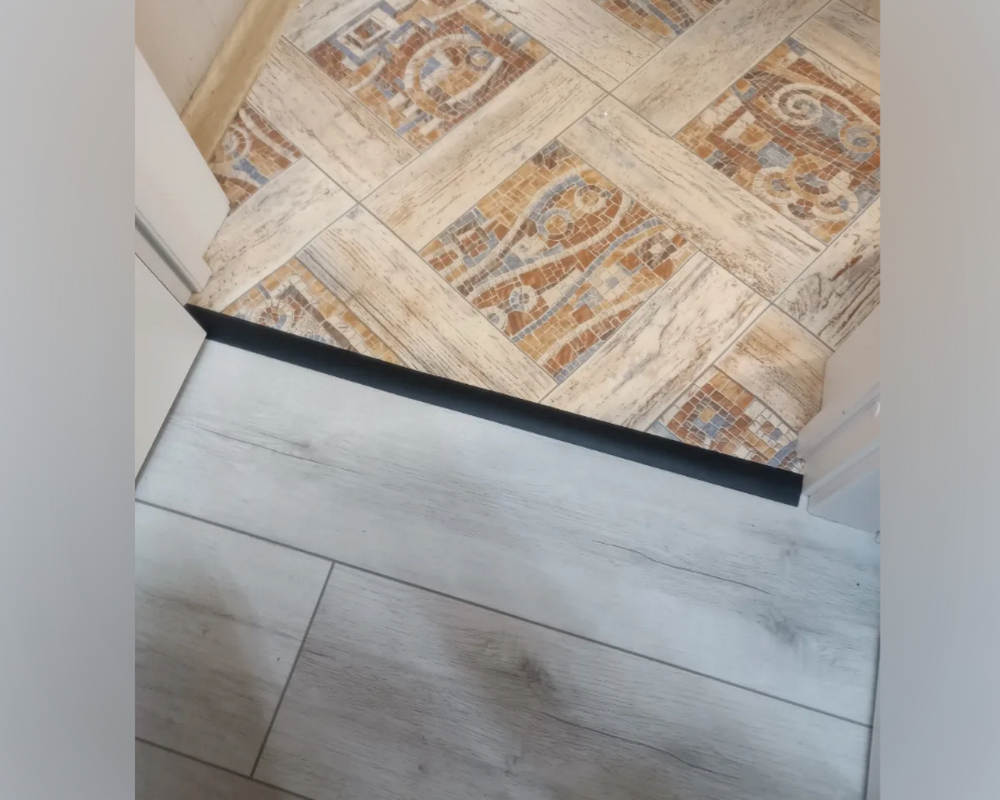 Самоклеящийся порог ЛС 35.900.4077 Махагон