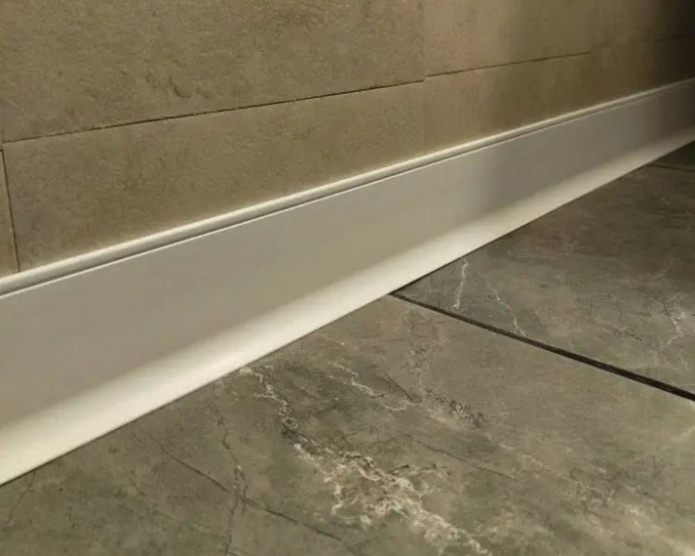 Плинтус из полистирола высокой плотности Волшебная Палочка 60*20*2000. MSPOL 122 Белый под покраску